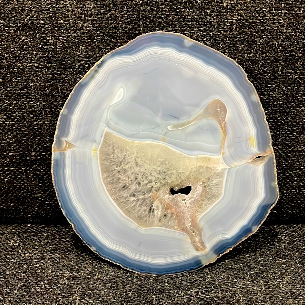 Blue agate flat geode - Picture 2 of 4